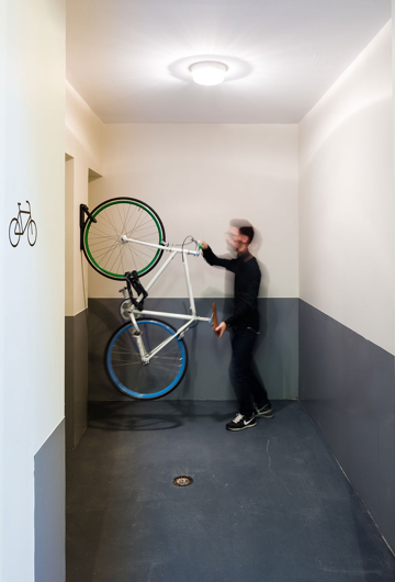Deskopolitan garage velos
